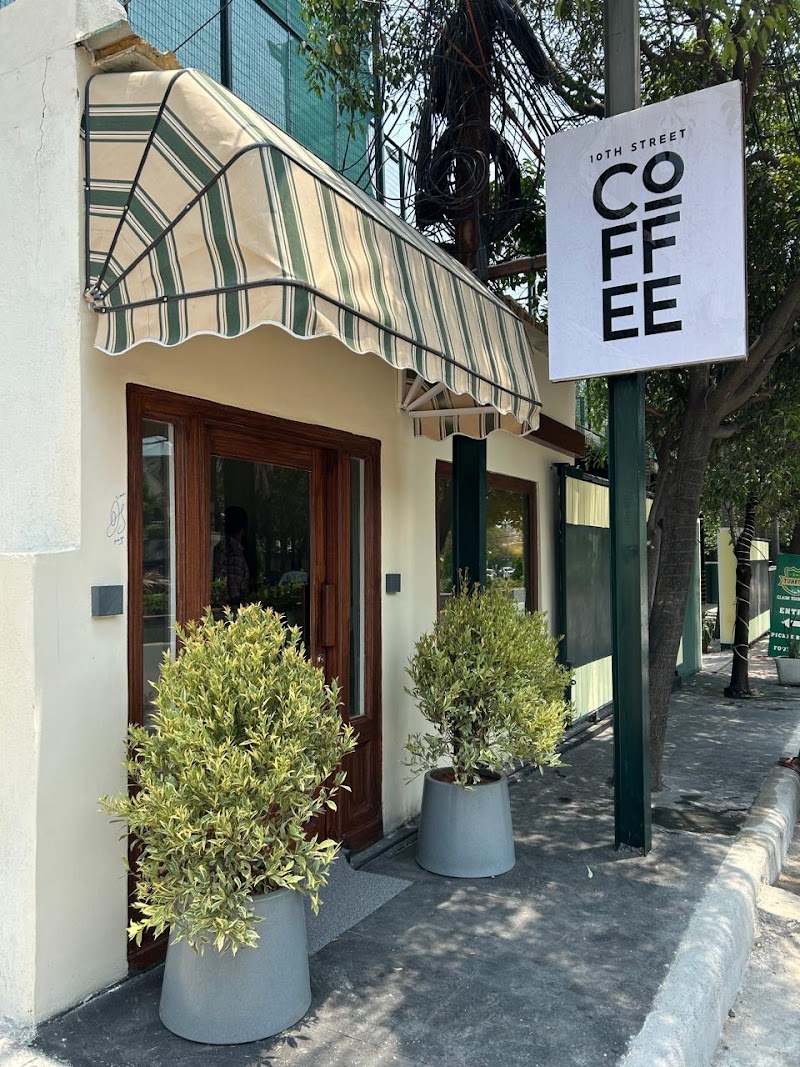 10th Street Coffee / Hyderabad Place mentioned in saved reels