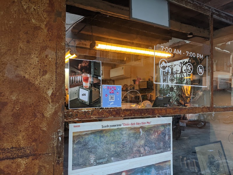 186 Coffee Roasters / Hanoi