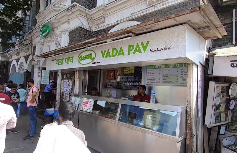 aaram vada pav / CST