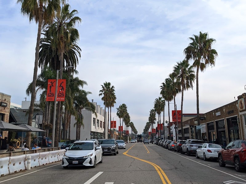 Abbot Kinney / Venice Place mentioned in saved reels