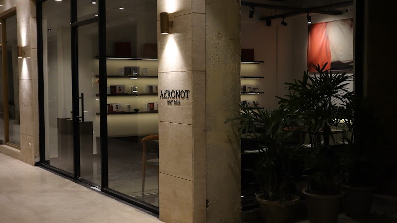 Aeronot Cafe & perfume Store / Delhi Place mentioned in saved reels