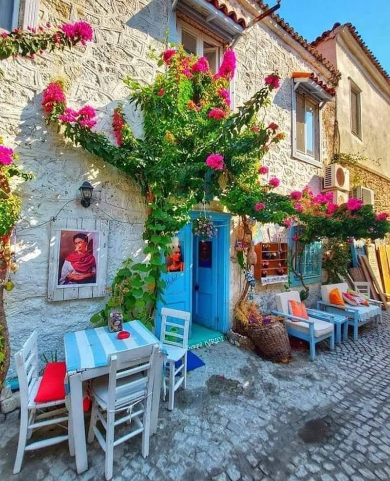 Alaçatı / Türkiye Place mentioned in saved reels