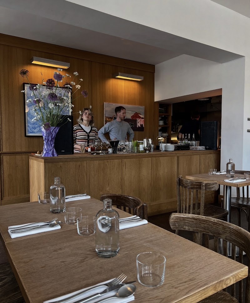 Albers / De Beauvoir Place mentioned in saved reels