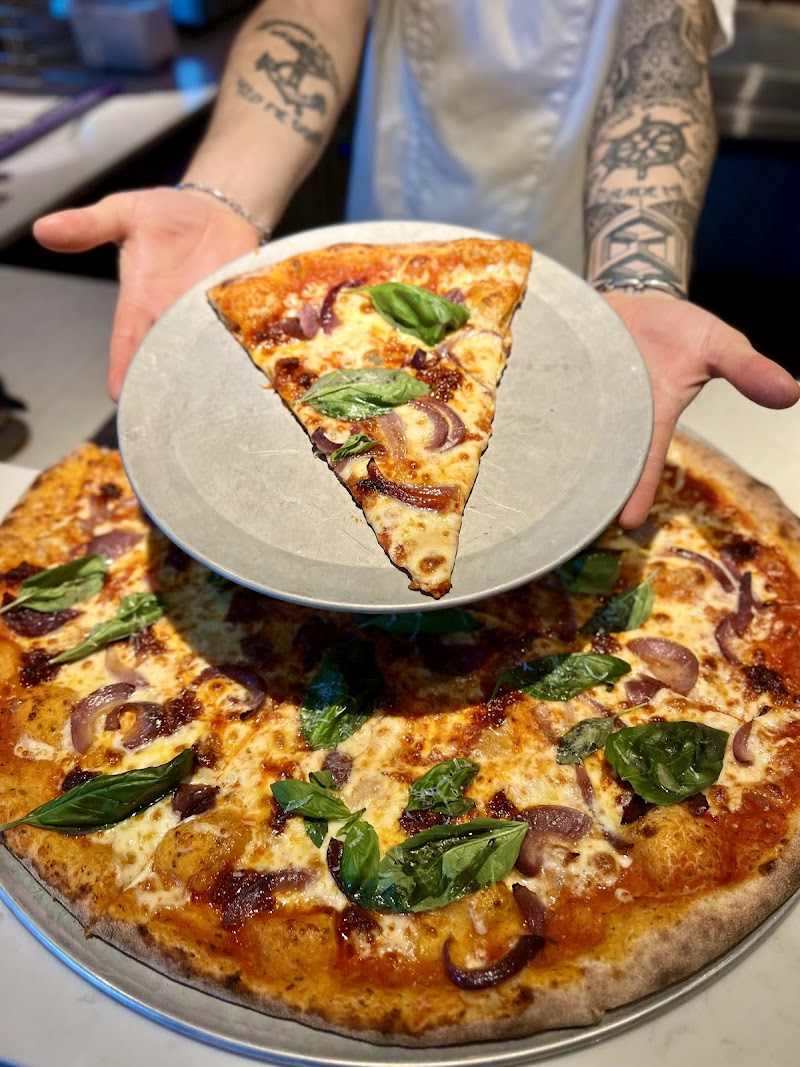 Alby's Pizza / London