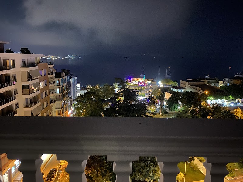 Amarilis Luxury Apartment / Vlore