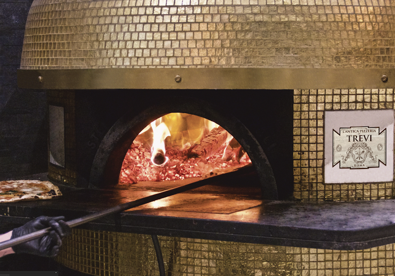 Antica pizzeria Di Trevi / Rome Place mentioned in saved reels