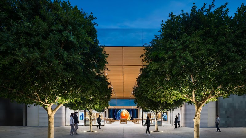 Apple Creator Studio / LA