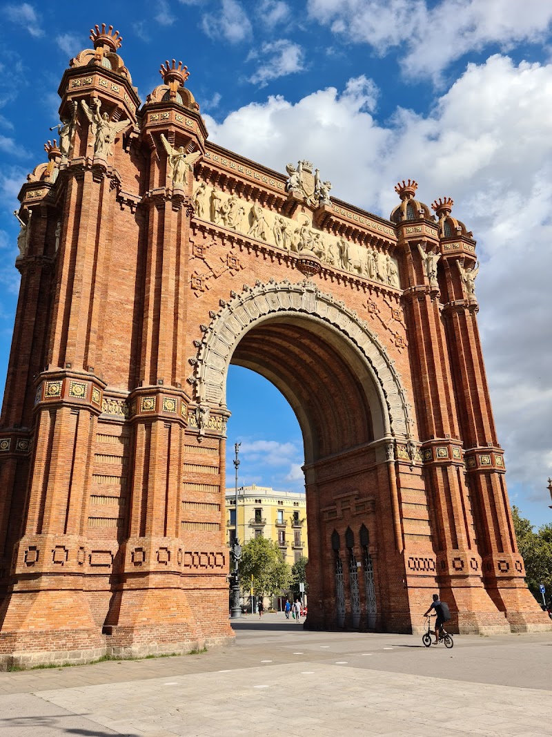 Arc De Triomf / Barcelona Place mentioned in saved reels