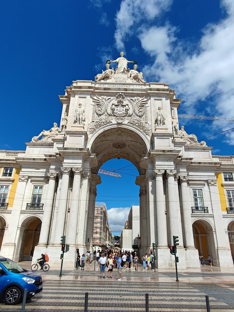 Arco da Rua Augusta / Lisbon Place mentioned in saved reels