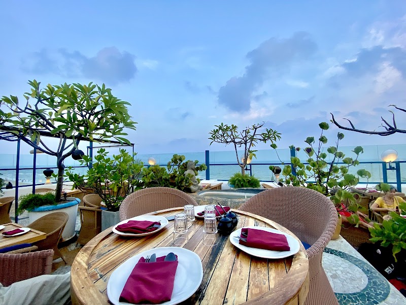 Bay of Buddha / Pondicherry