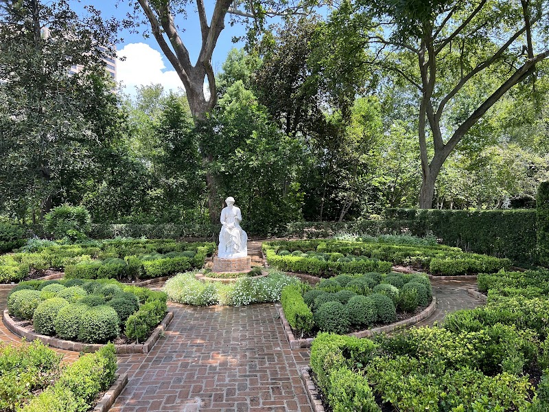 Bayou Bend Collection and Gardens / Houston