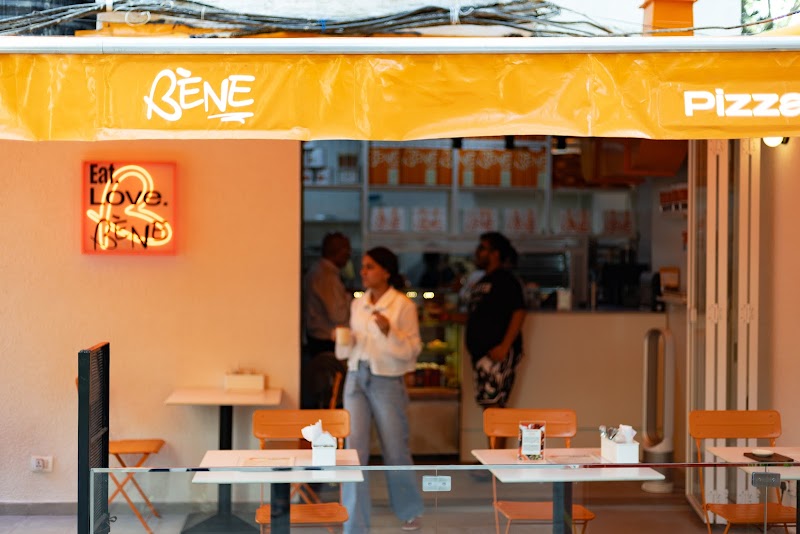 Bene Pizza and Pastry / Bandra