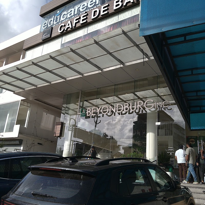 Beyond Burg / Panampilly Nagar