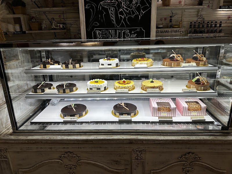 Binge Bakery / Delhi Place mentioned in saved reels