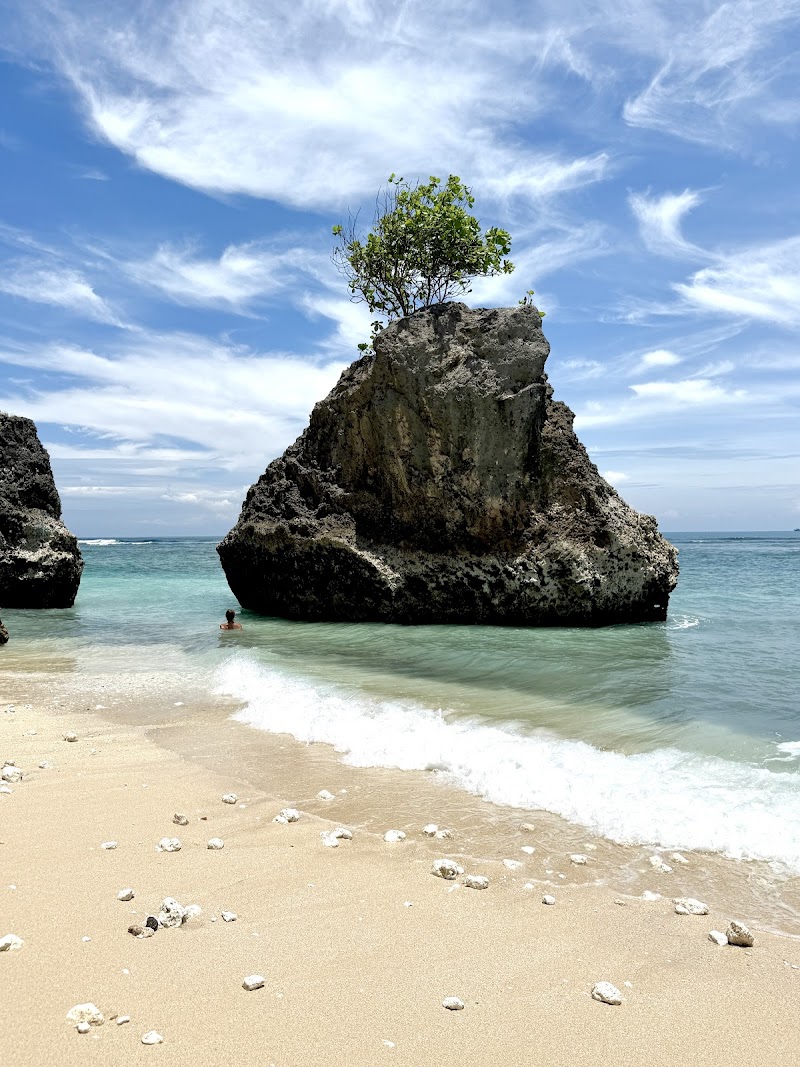 Bingin Beach / Uluwatu