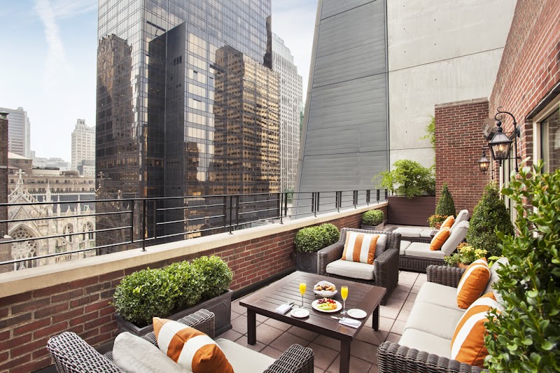 Blitzen’s / Omni Berkshire Place