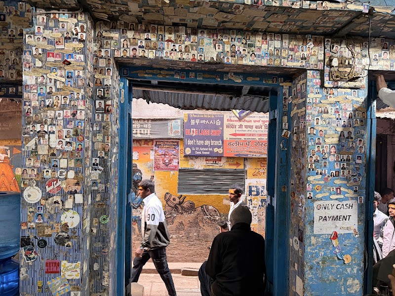 Blue Lassi Shop / Banaras