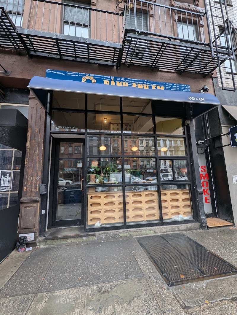 Bánh anh Em / East Village