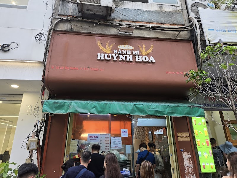 Bánh mì Huỳnh Hoa / HCMC