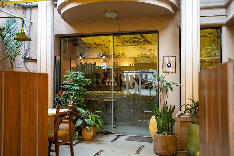 Bombon / Koregaon Park