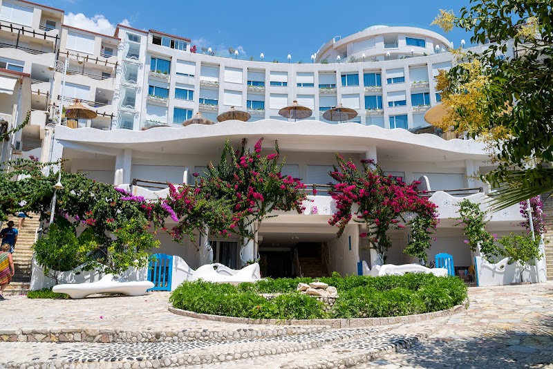 Bougainville Bay Resort & SPA / Sarande