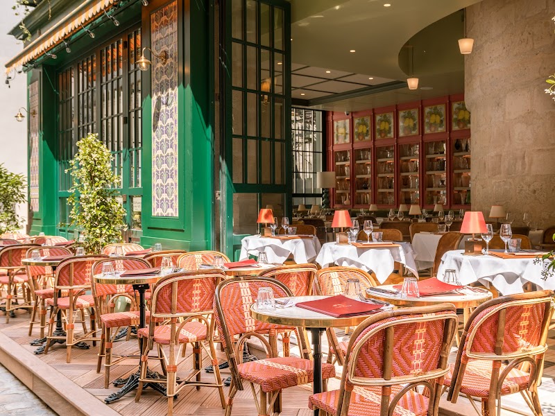 Brasserie des Prés / Paris Place mentioned in saved reels