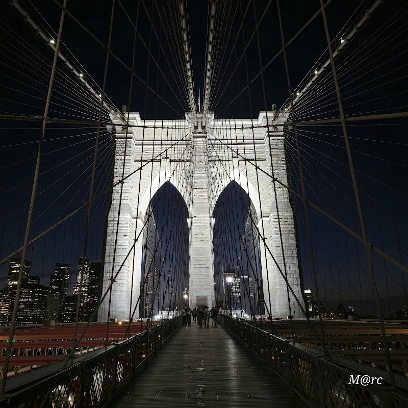 Brooklyn Bridge / NYC