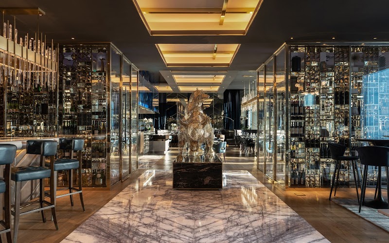 Bull and Bear / Dubai