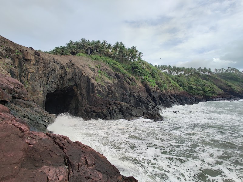 Cabo de Rama Cave / Goa