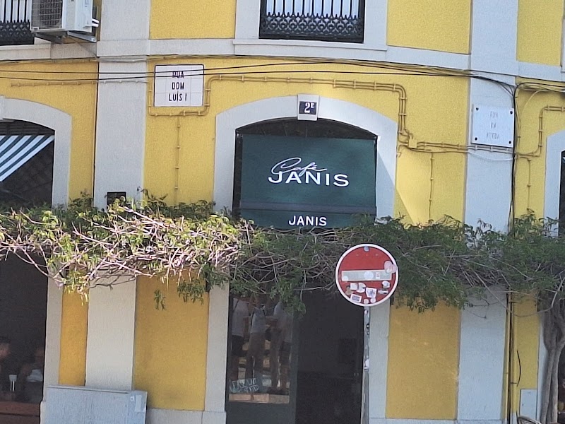Café Janis / Lisbon