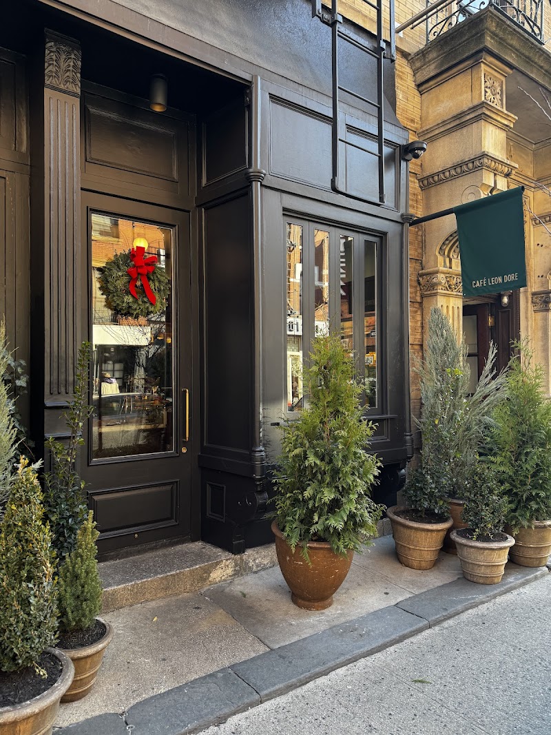 Café Leon Dore / New York Place mentioned in saved reels