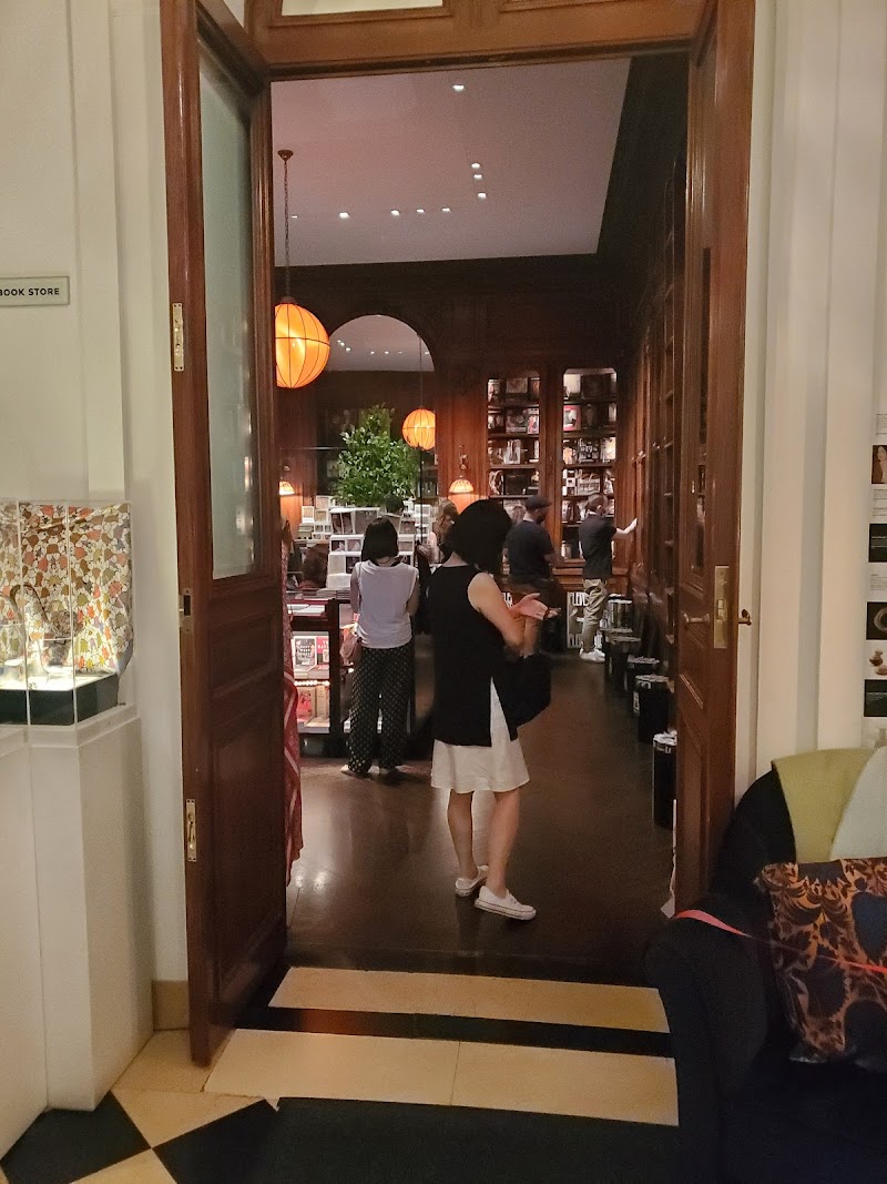 Café Sabarsky / NYC Place mentioned in saved reels