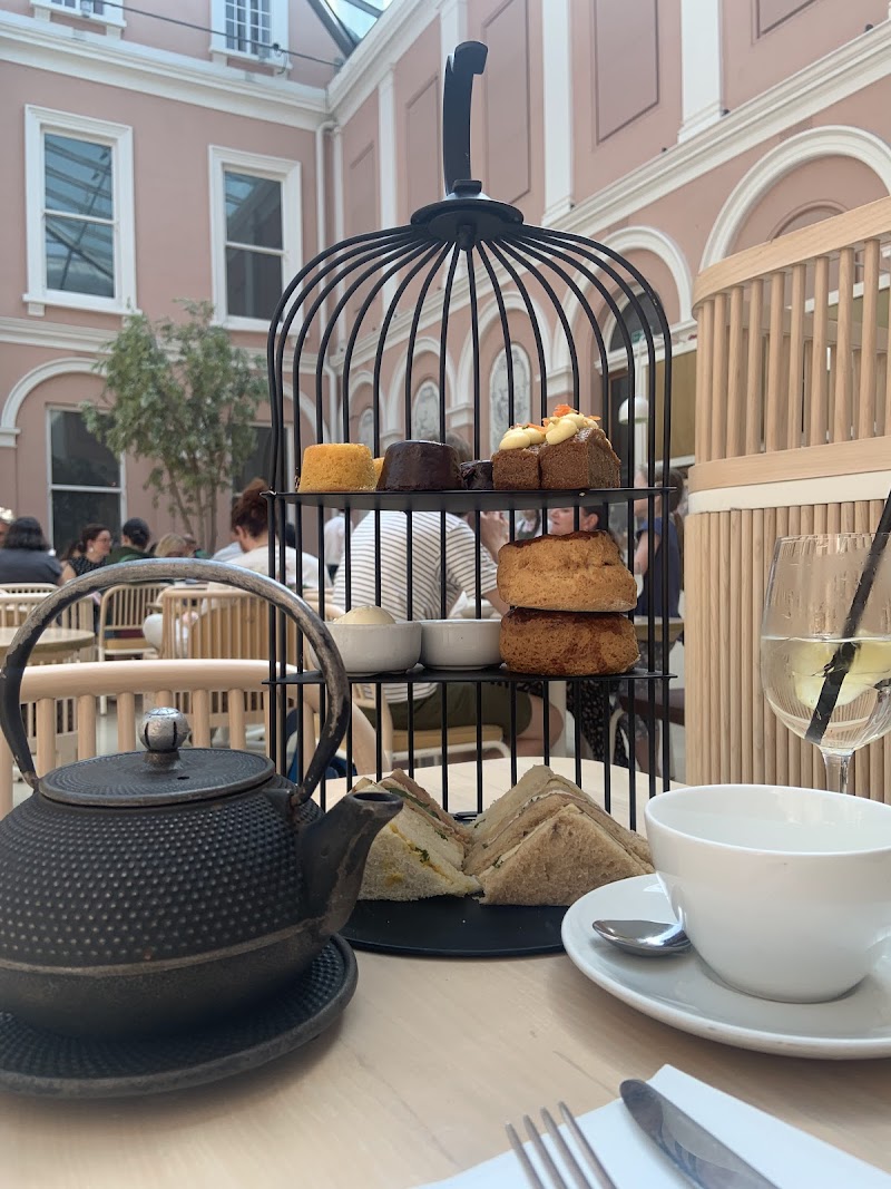 Cafe at the Wallace Collection / London