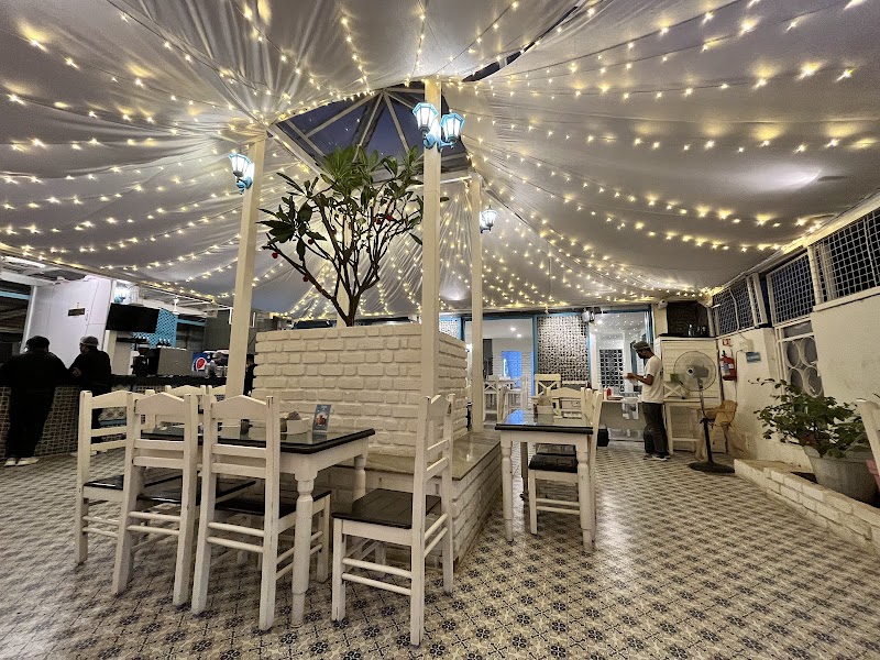 Cafe Azure / Kalyan Nagar