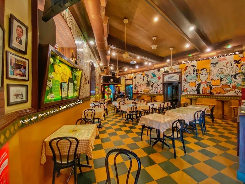 Cafe Mondegar / Colaba