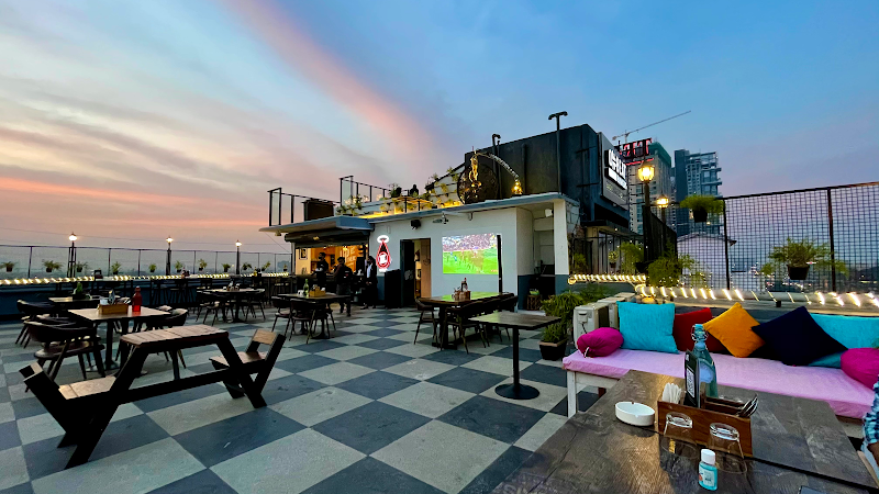 Cafe Offbeat Up There / Topsia Place mentioned in saved reels