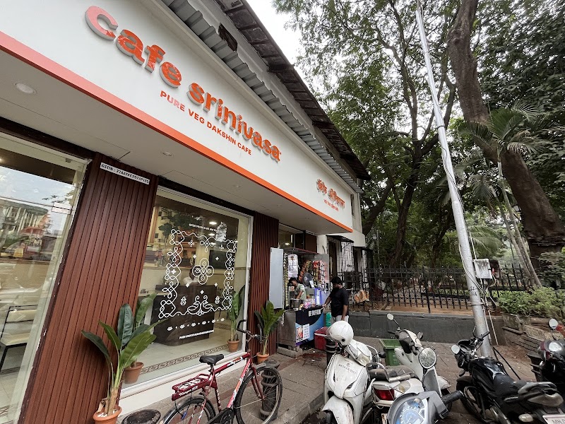 Cafe Srinivasa / Tardeo