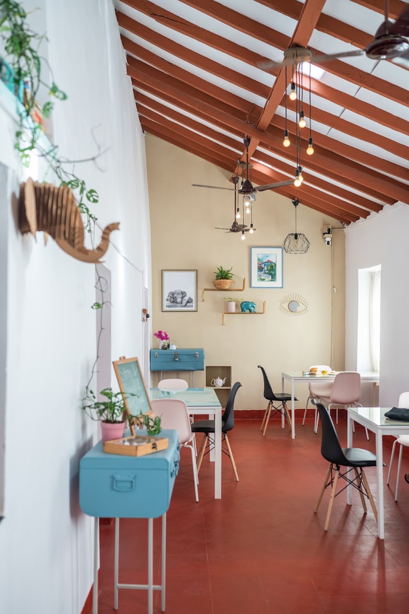 Cafe Tea Trunk / Fontainhas