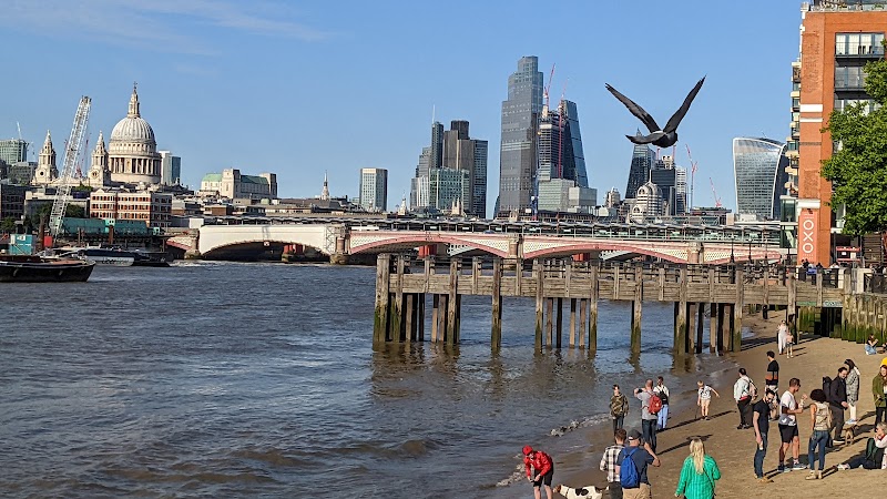 Canary Wharf / London Place mentioned in saved reels