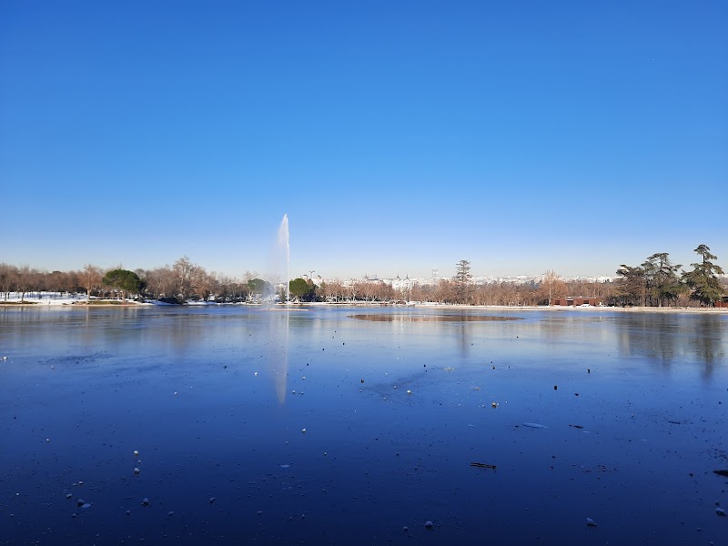 Casa de Campo Lake / Madrid