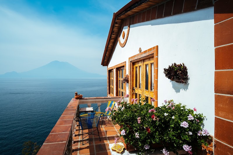 Casa del Mundo / Lake Atitlan