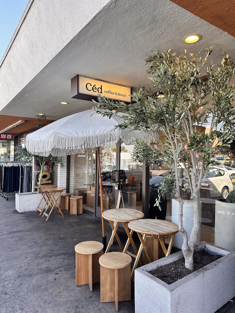 Céd Coffee & Donuts / Garden Grove