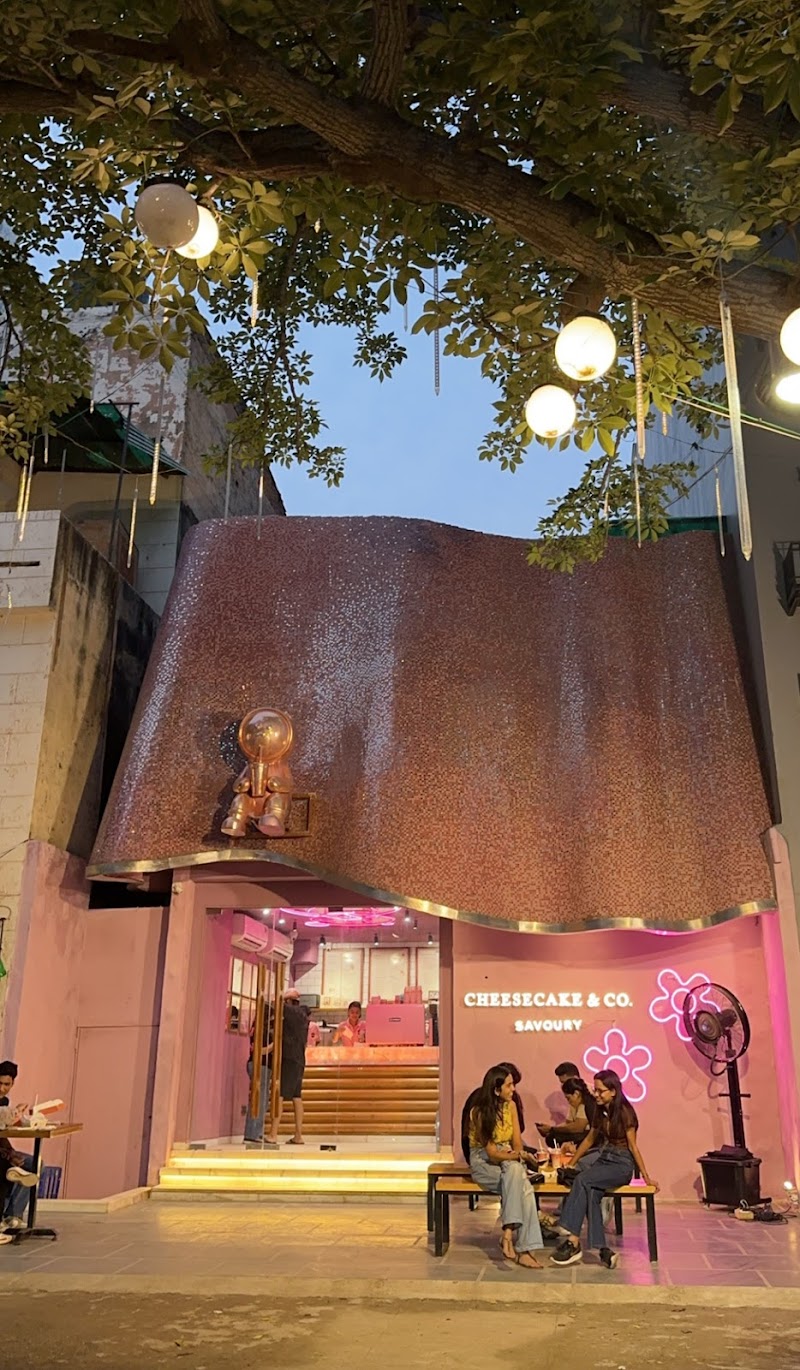 Cheesecake & Co / Anand Vihar