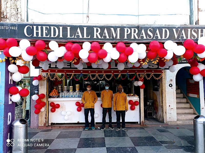 Chhedi Lal Shakes and Juice / Hazratganj