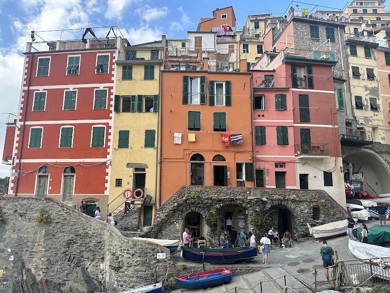 Cinque Terre Train / Italy Place mentioned in saved reels