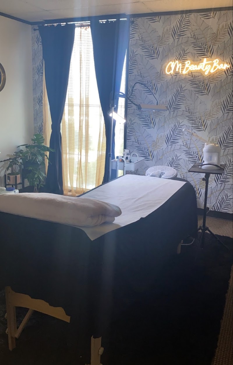 CM Beauty Bar / Houston