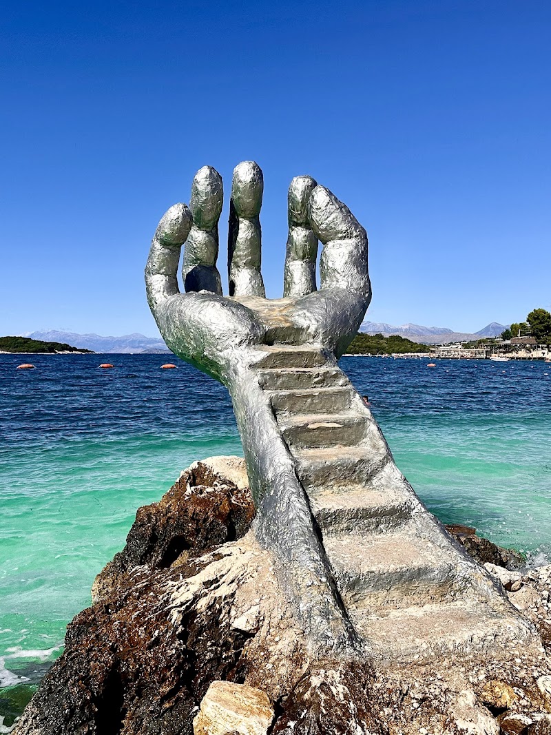 Coco Beach Bar / Ksamil