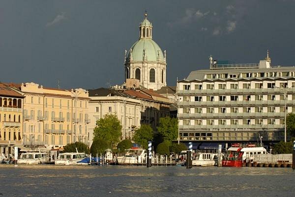 Como / Italy Place mentioned in saved reels
