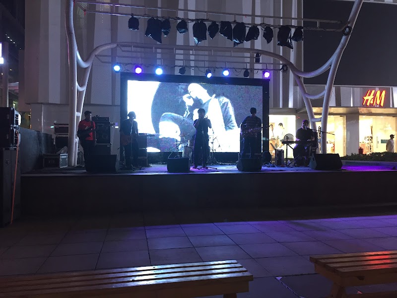 Courtyard / Phoenix Palladium