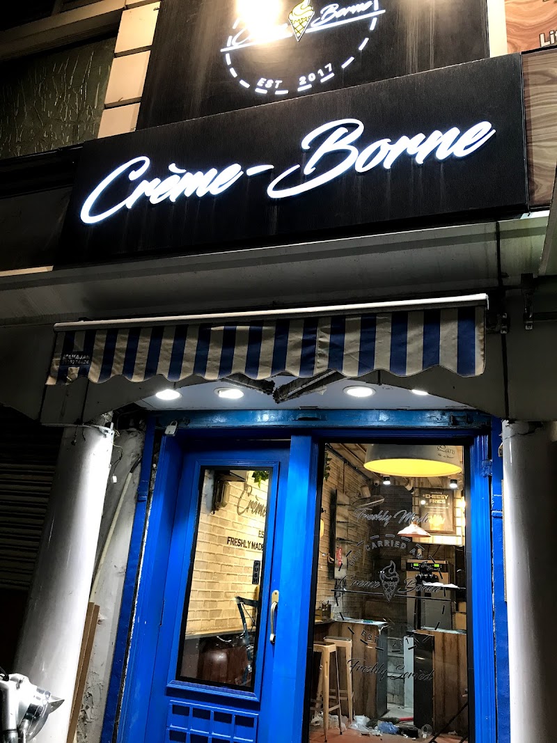 Cremeborne Ice Creams & Desserts / Connaught Place